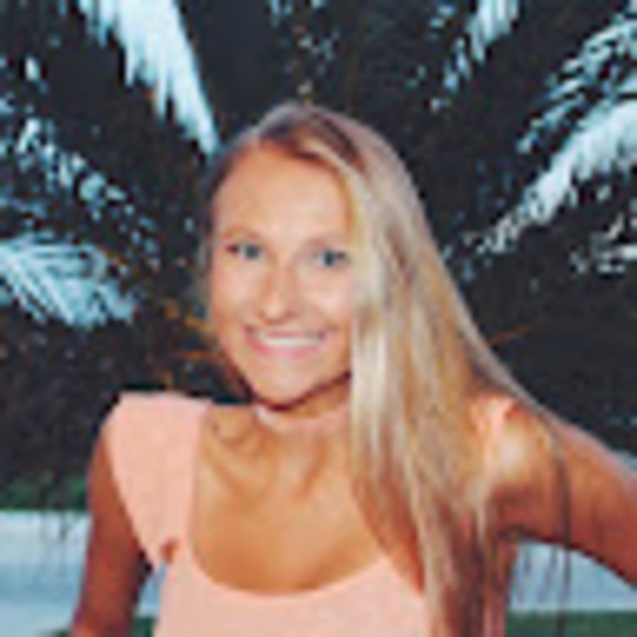 Meet your Posher, Olivia - Picture 1 of 1